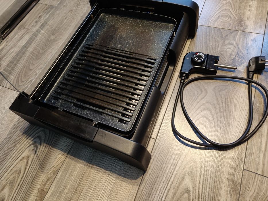 Grill elektryczny Raven EGE001N z powłoką marmurową