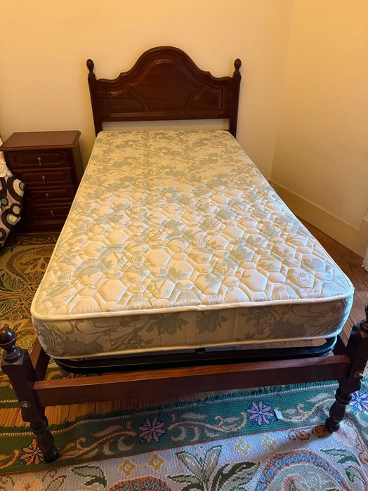 Mobília de Quarto completa com 2 camas