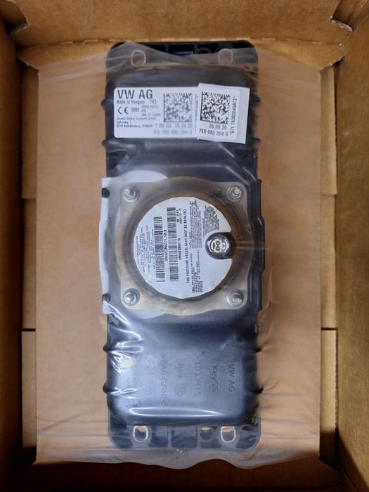 Poduszki Pasy nowe oryginalne caddy IV 4 2015