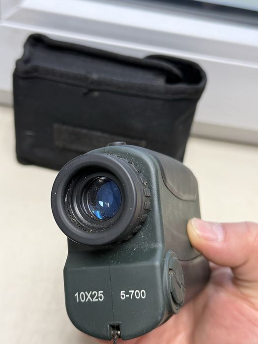 Лазерний далекомір BUSHNELL 10x25 700 метрів