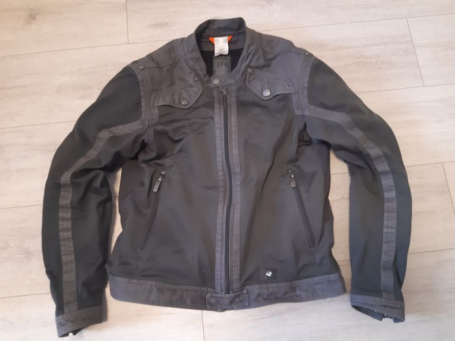 мотокуртка,  мотоштани, мотоботи, мотошолом, мотоперчатки,  мотозащи