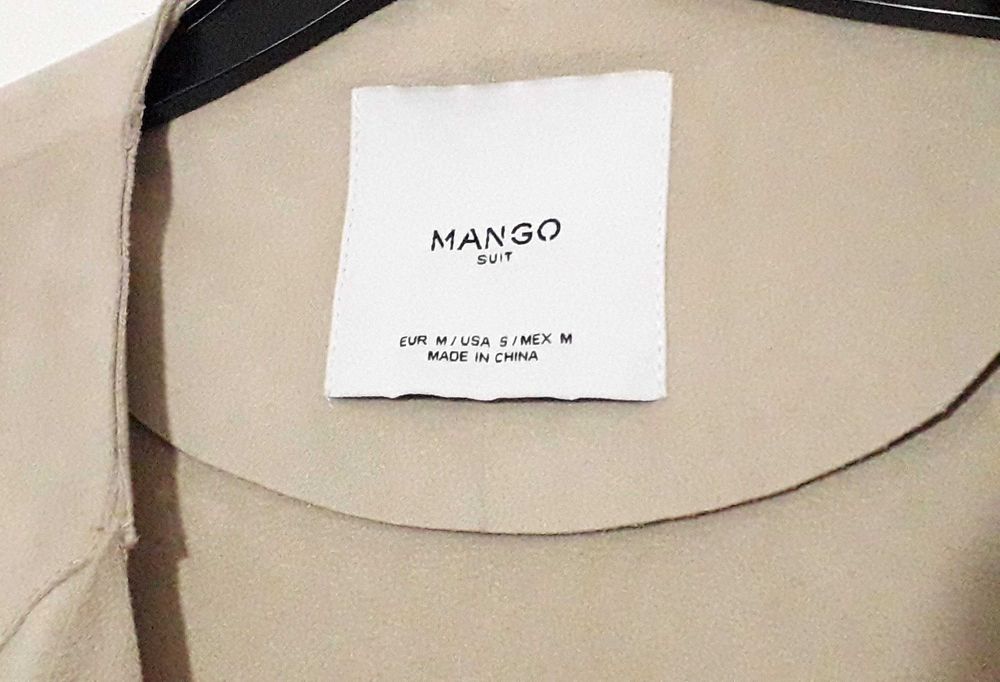 2 Casacos drapeados efeito suede da Pull & Bear (S) e Mango (M)