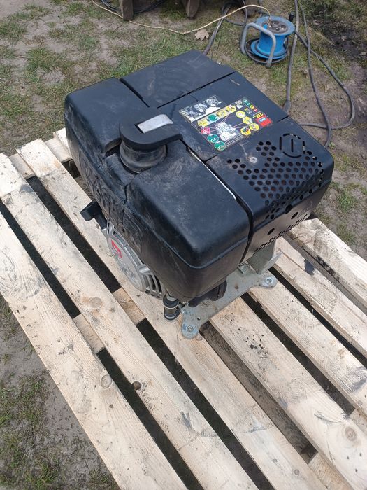 Silnik Diesel Hatz 1B30 -2  4.2 kW Rok 2018  Stan Bardzo Dobry