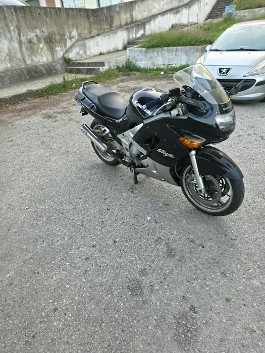 Kawasaki zzr 93 600 ninja, impecável.