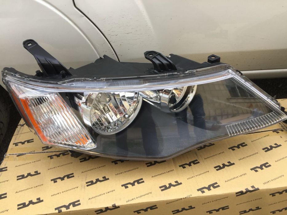 Продам фару Mitsubishi Outlander XL, мітсубісі аутлендер ХЛ