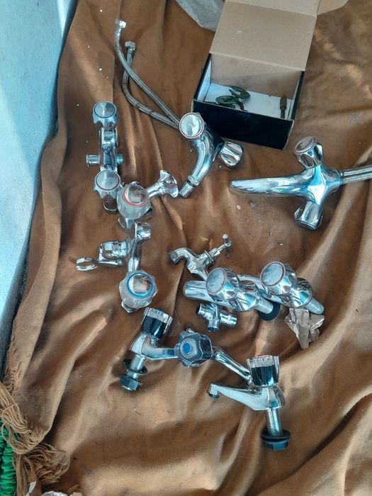 Torneiras usadas algumas já antigas