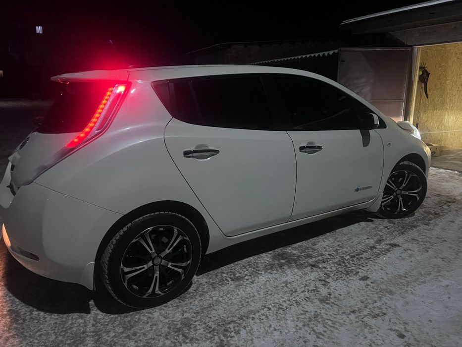 Автомобіль дружини авто фотографувалось перед зимою на даний час в авт