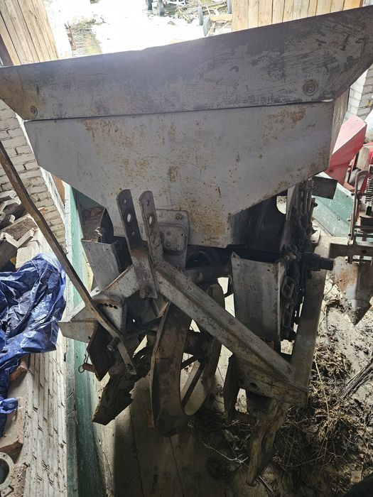 Sadzarka do ziemniaków czeska