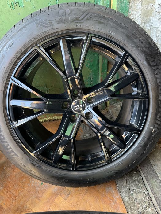 Диски Audi R20 E-tron, Q7, A6, Q5 з літніми шинами Bridgestone 255/50