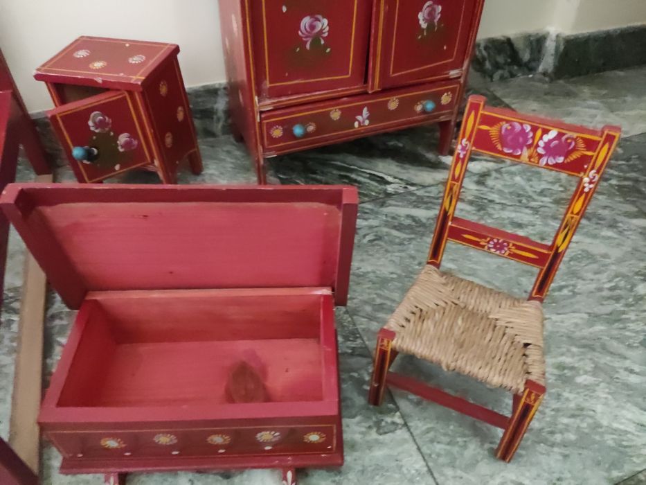 Mobília alentejana em miniatura