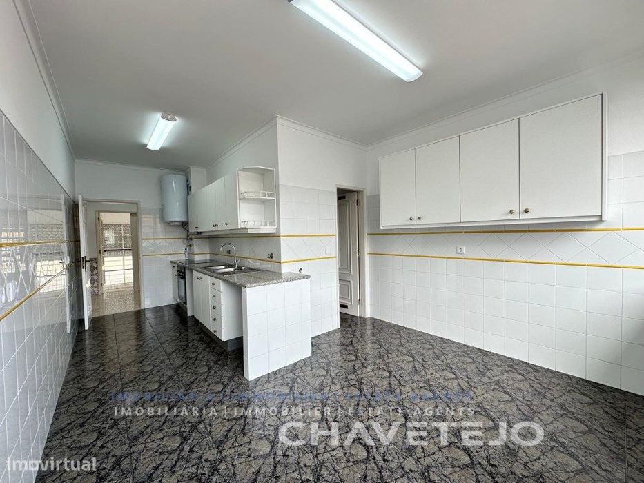 Apartamento T2 com arrecadação em Tomar - Disponível final Setembro
