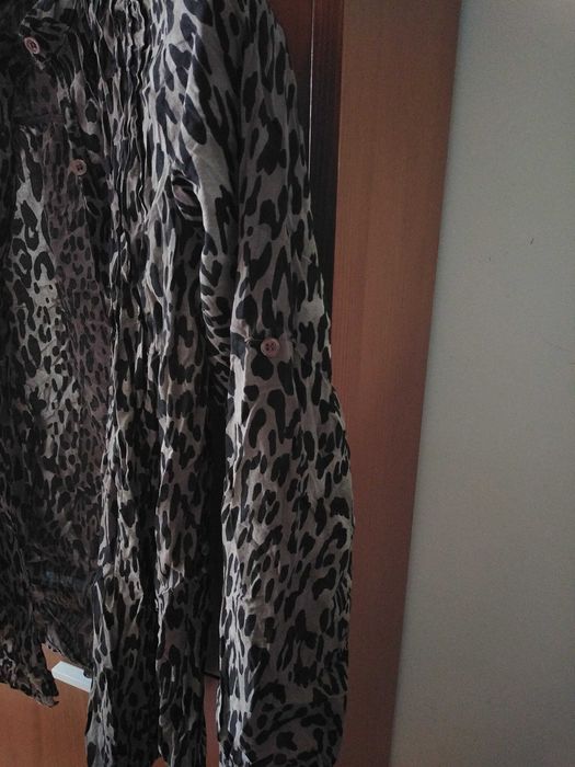 Camisa estampada padrão tigresa