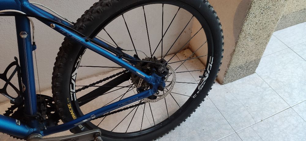 bicicleta merida 40 matts com alguns  equipamentos.