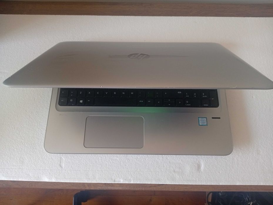 HP 450G4 i5 7200U + 2 Gráficas + 12GB RAM + SSD