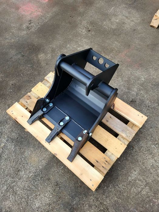 Łyżka kopiąca 25cm pasująca do mini koparki JCB 8014/8015/8016/8018/17