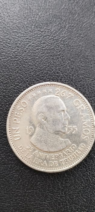 Продам монету серебро