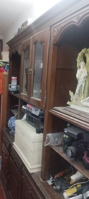 Móveis de sala em castanho