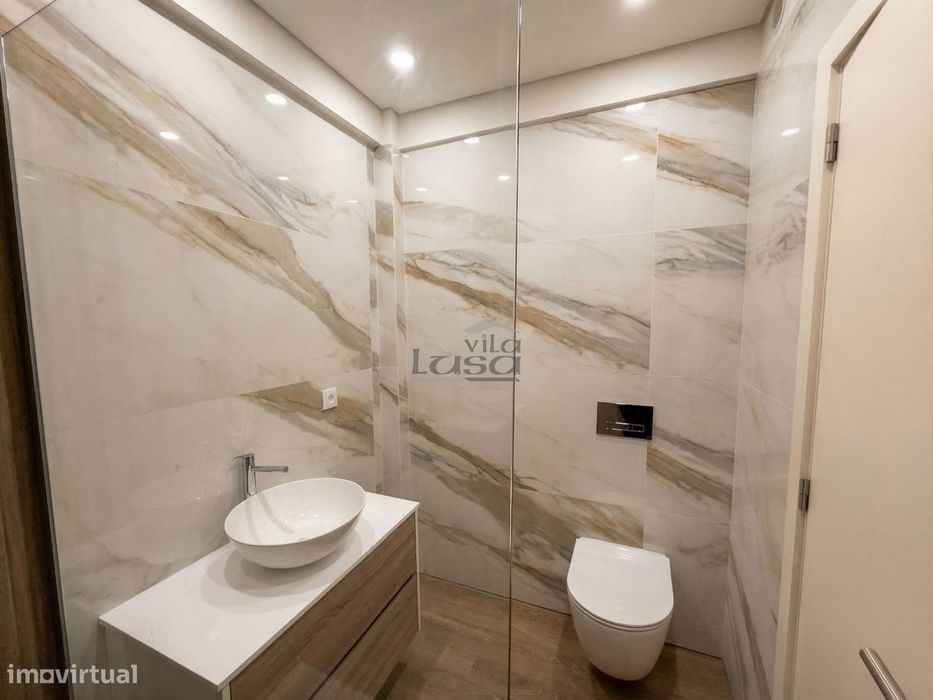 Apartamento T2+1 Renovado junto ao Arrábida Shopping | Vila Nova de...