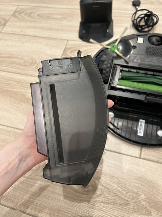 Robot sprzatajacy Roomba i7  aero force  odkurzacz