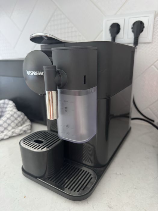 Maquina Nespresso Latissima One