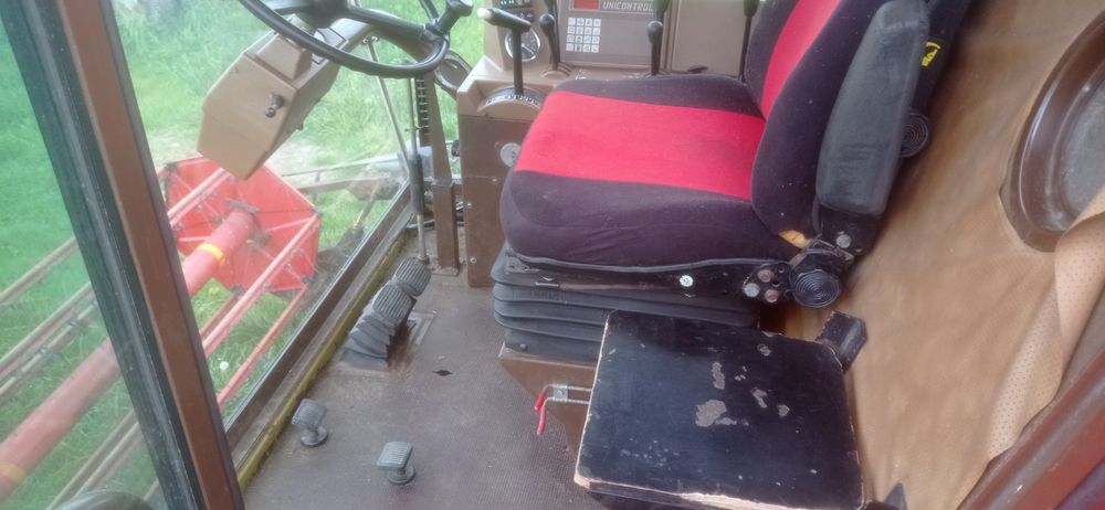 Комбайн зернозбиральний Dronningborg 7500