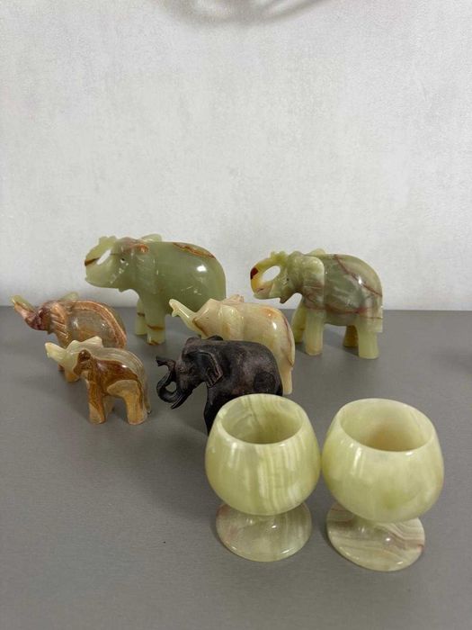 Набір слоників  із оніксу натуральний камінь + 2 чарки в подарунок