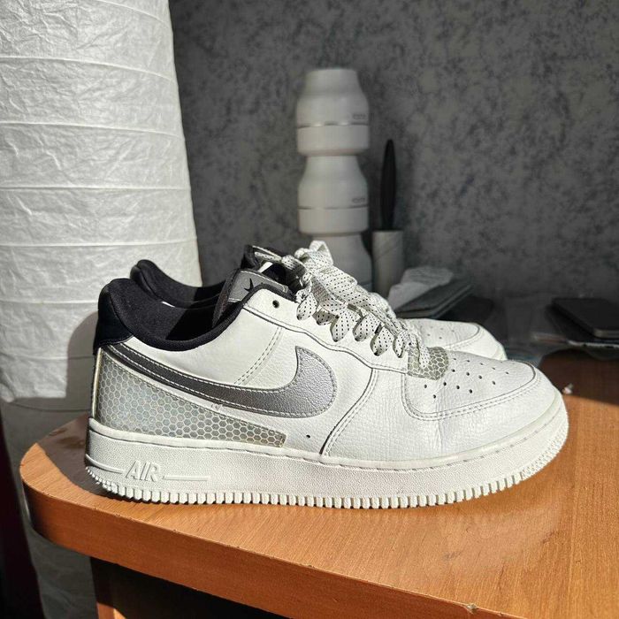 Оригінальні кросівки Nike Air Force 1 Low у відмінному стані.