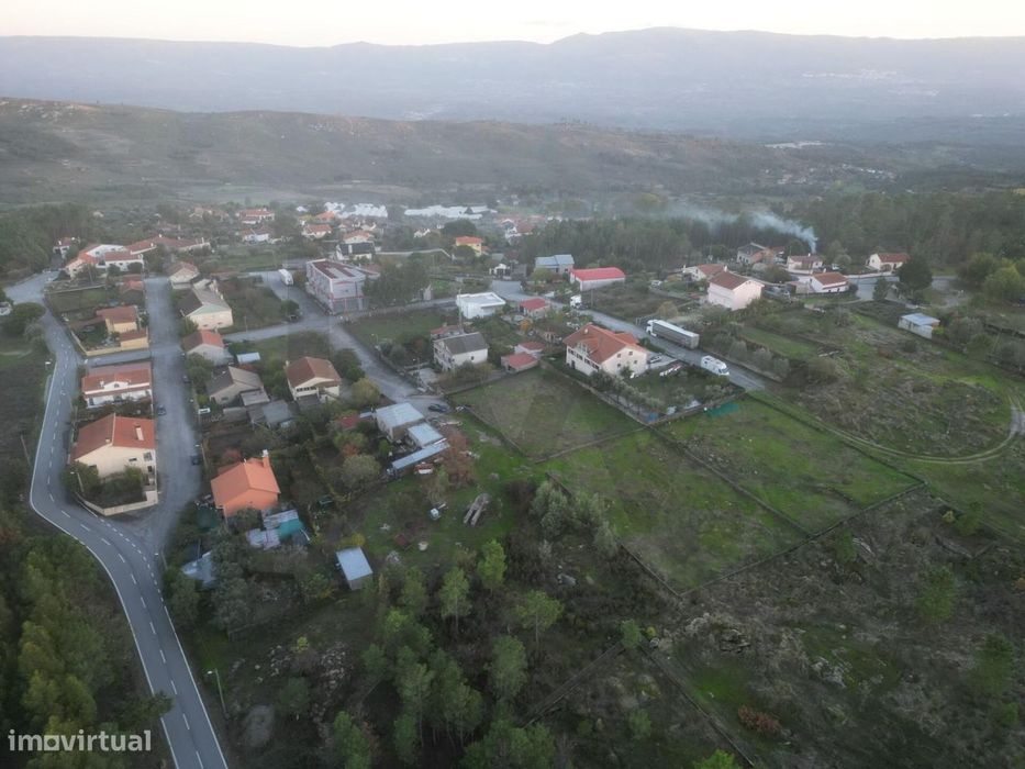 Lote com 400 m2 – Chãs de Tavares, Mangualde