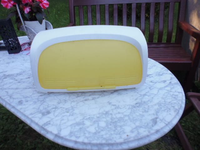 Sprzedam  Chlebak Tupperware oryginał