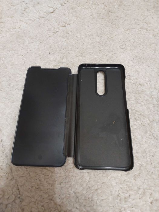 Etui na telefon z klapką
