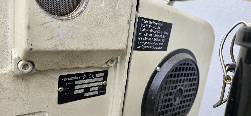 Stół podciśnieniowy, próżniowy z pompą  prozniową