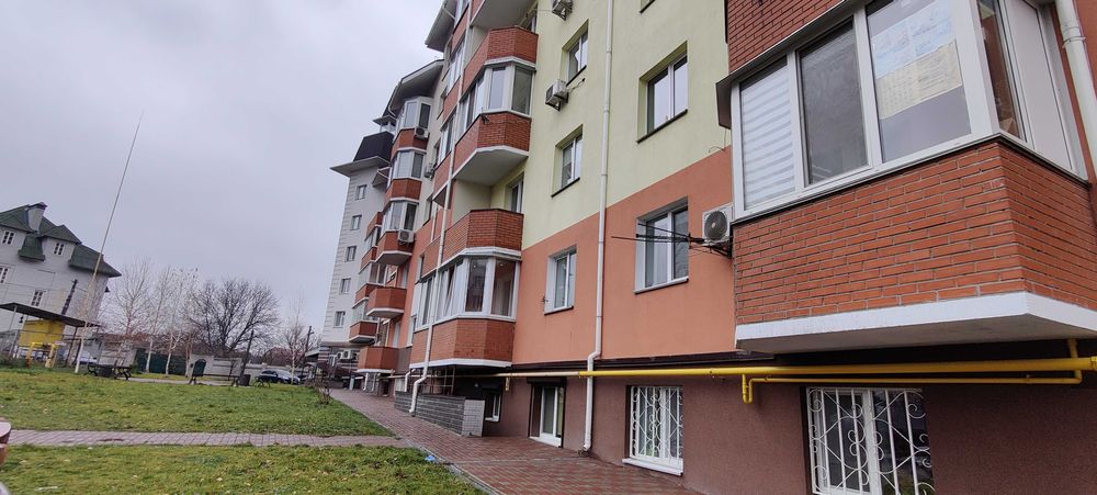 Вільна квартира. Центр села Хотів Теремки