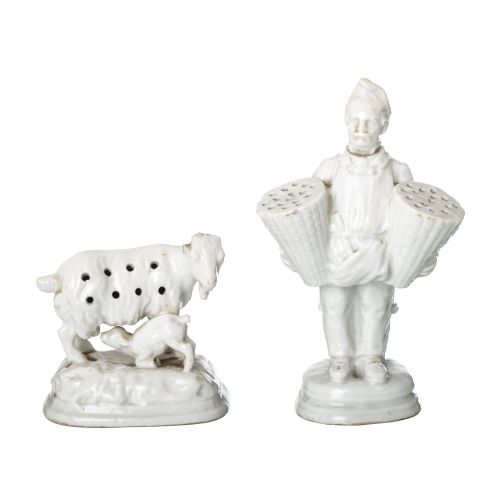 Porcelana - Dois paliteiros 'escudeiro' 'cabra com cria' - Vista Alegr