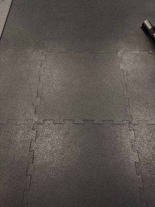 Mata gumowa fitness siłownia i brama