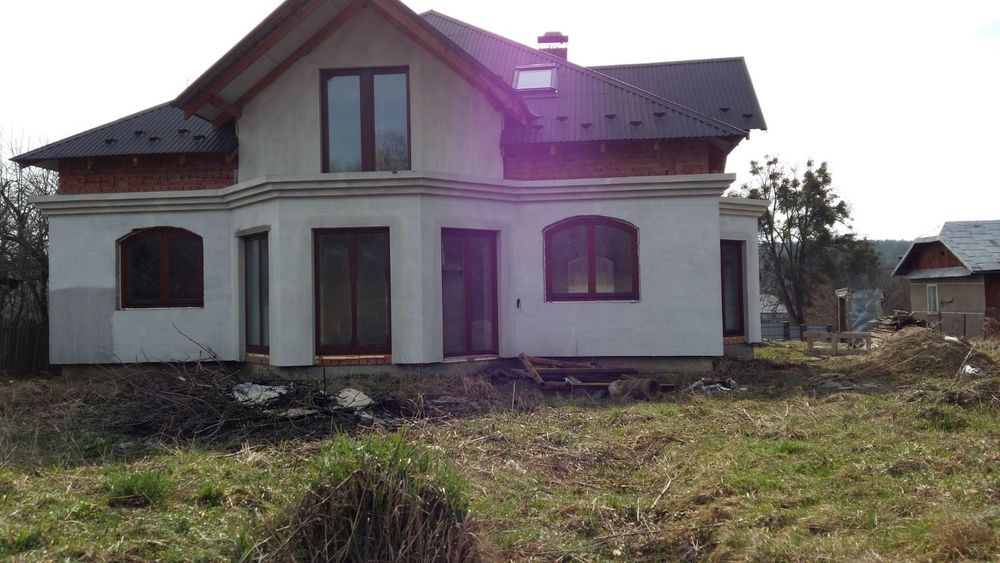 Продається добротній будинок недалеко від міста