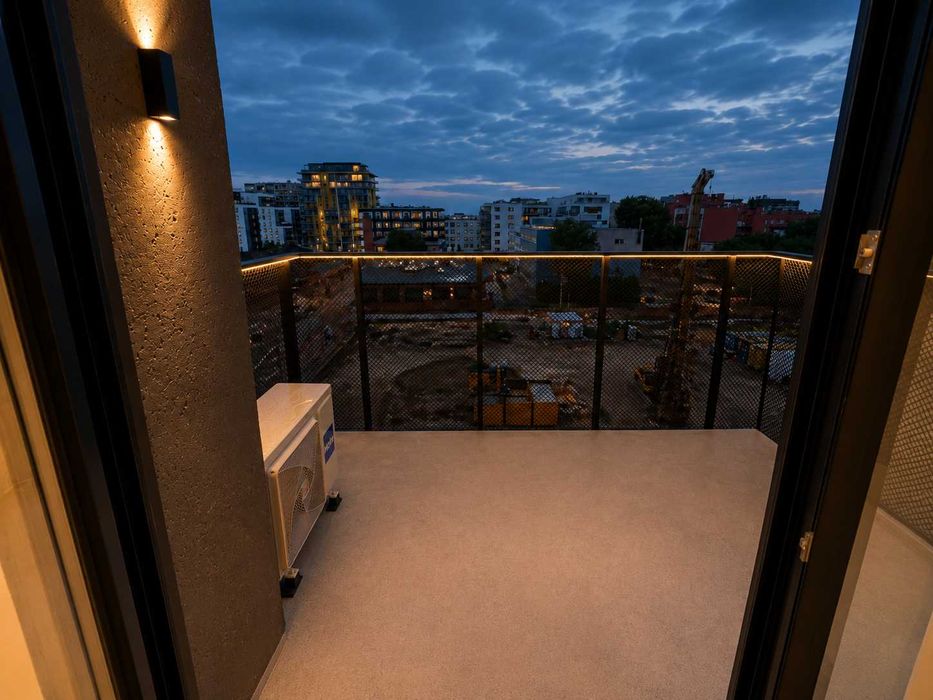 Garaż/ Loft/ Duży balkon/Klimatyzacja/ Praga-Południe/ 2-pokoje