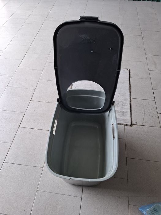 Caixa de areia vertical praticamente nova