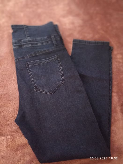 Продам жіночі джинси нові