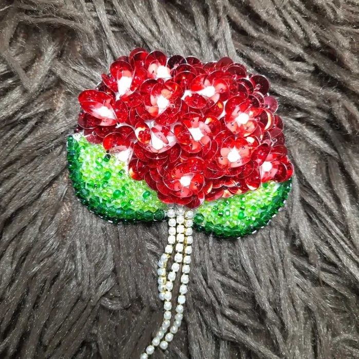 Брошка ручної роботи