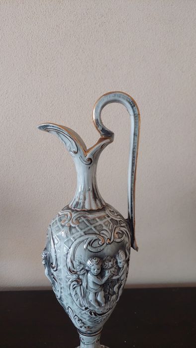 Par de jarras decorativas em cerâmica com asas