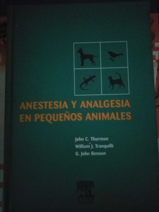 Livros e atlas de Veterinária, como novos!