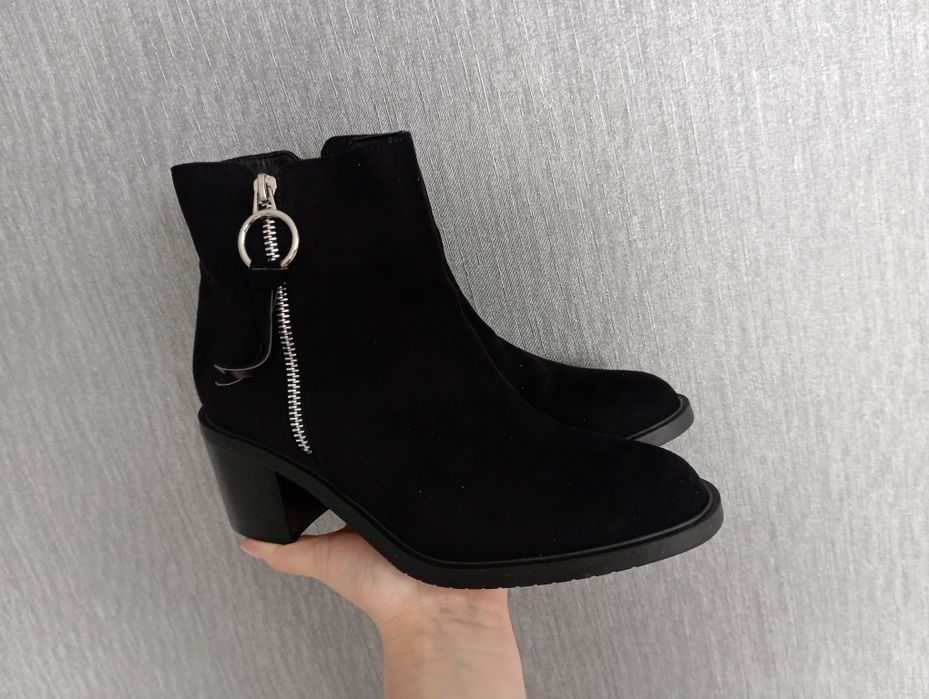 Продам замшеві сапожки, весна - осінь