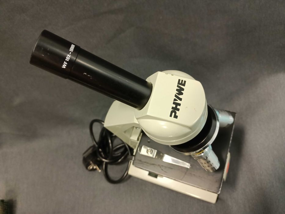 Микроскоп лабораторный с подсветкой из Германии