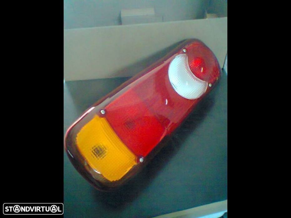 farolim stop nissan cabstar E 90 110 120 (NOVOS)