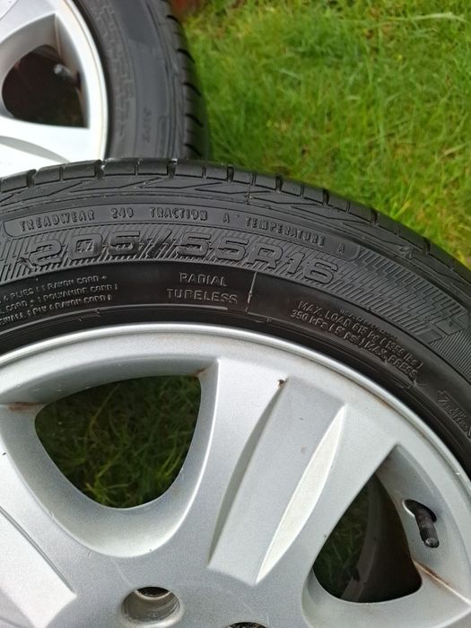 Sprzedam felgi R 16  z oponami letnimi lub zamienię na większe