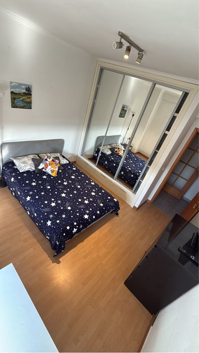 Quarto mobiliado na Moita ao pé da camara municipal auto carro na porta para Lisboa 35 minutos