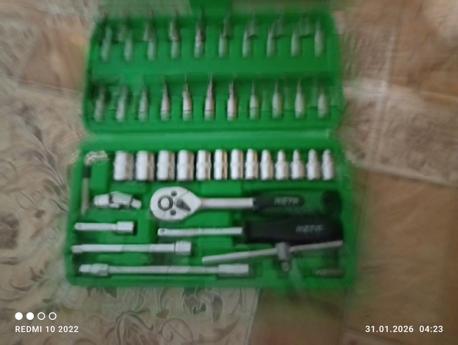 Продам набір головок с тріщоткою