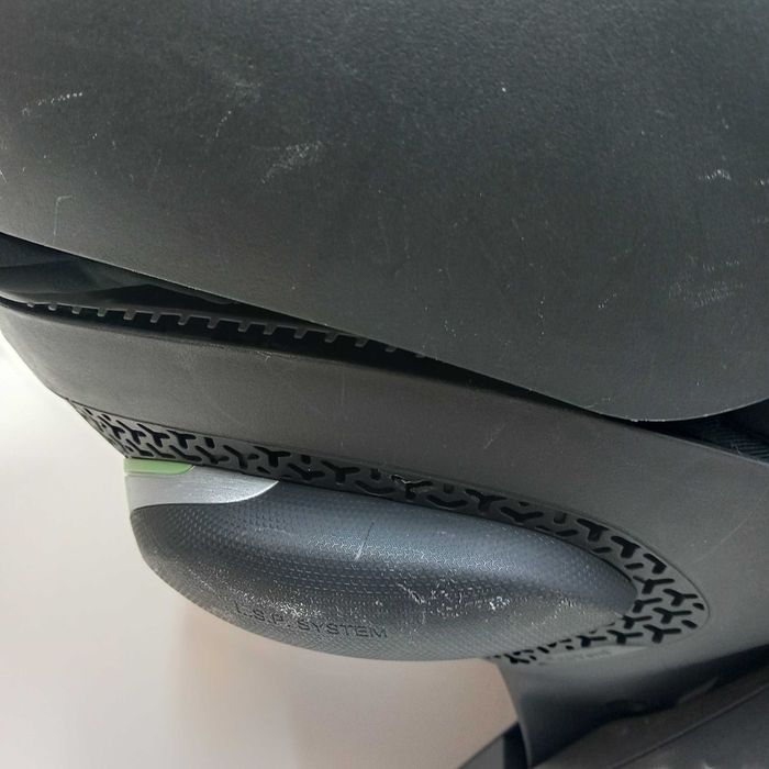 Fotelik samochodowy łupina CYBEX Cloud G Moon Black + G mocno używane