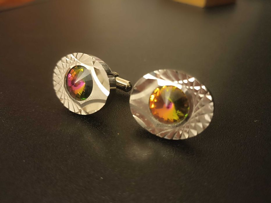 Нові запонки чоловічі з каменем