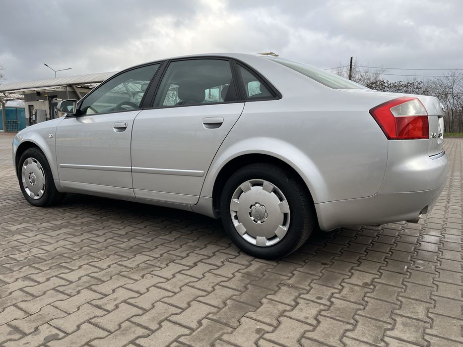 Audi A4 1.6 Mpi бензин